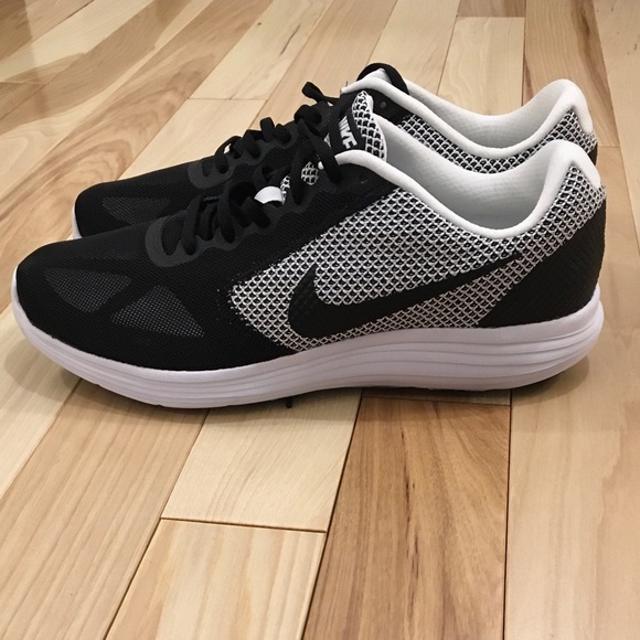 nike revolution 3 white